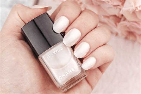 buy chanel eau de nacre le vernis